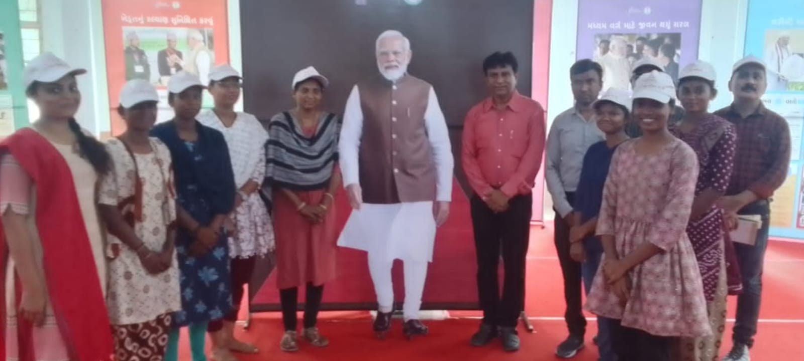 બોટાદ ખાતે આયોજિત મલ્ટીમીડિયા પ્રદર્શન સ્થળે જાગૃતિ સંદેશ સાથે યોજાયા માહિતીસભર કાર્યક્રમ