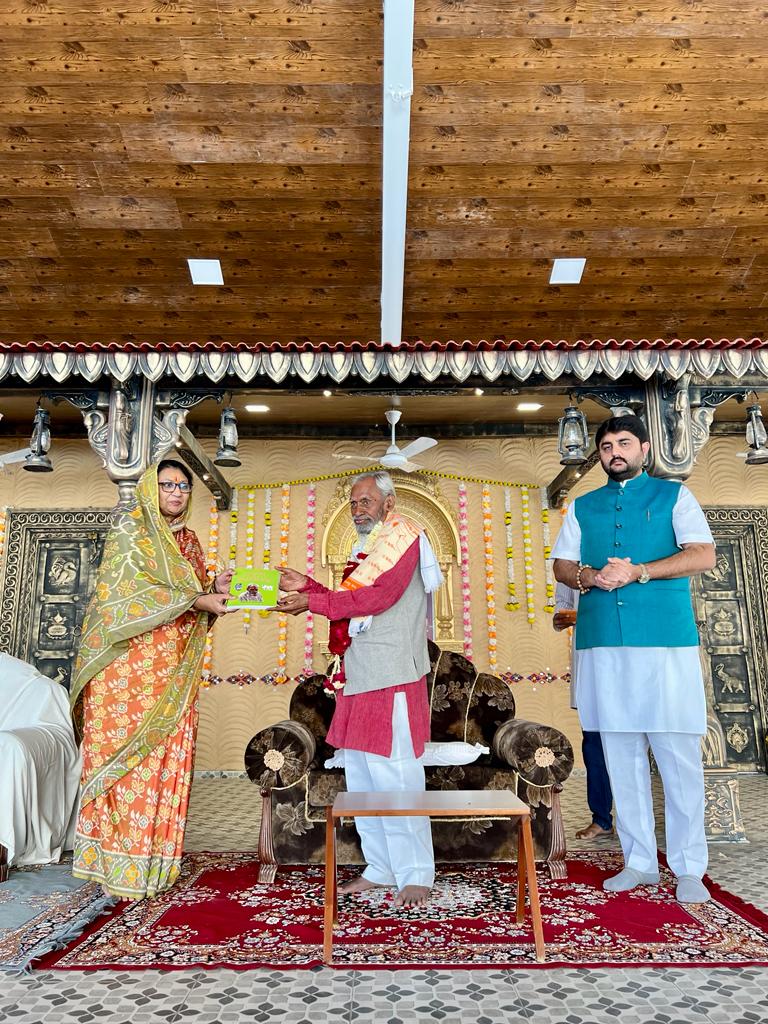 વિહળધામ પાળીયાદ ખાતે પદ્મશ્રી ડો.સુભાષ પાલેકરજી ની સભા યોજાઈ
