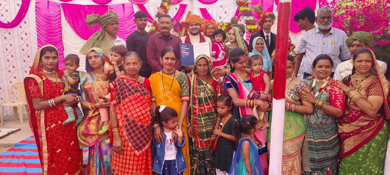 બોટાદ જિલ્લા દેવીપૂજક સમાજ નું ગૌરવ સિવિલની ડિગ્રી મેળવી સમાજનું નામ રોશન કર્યું