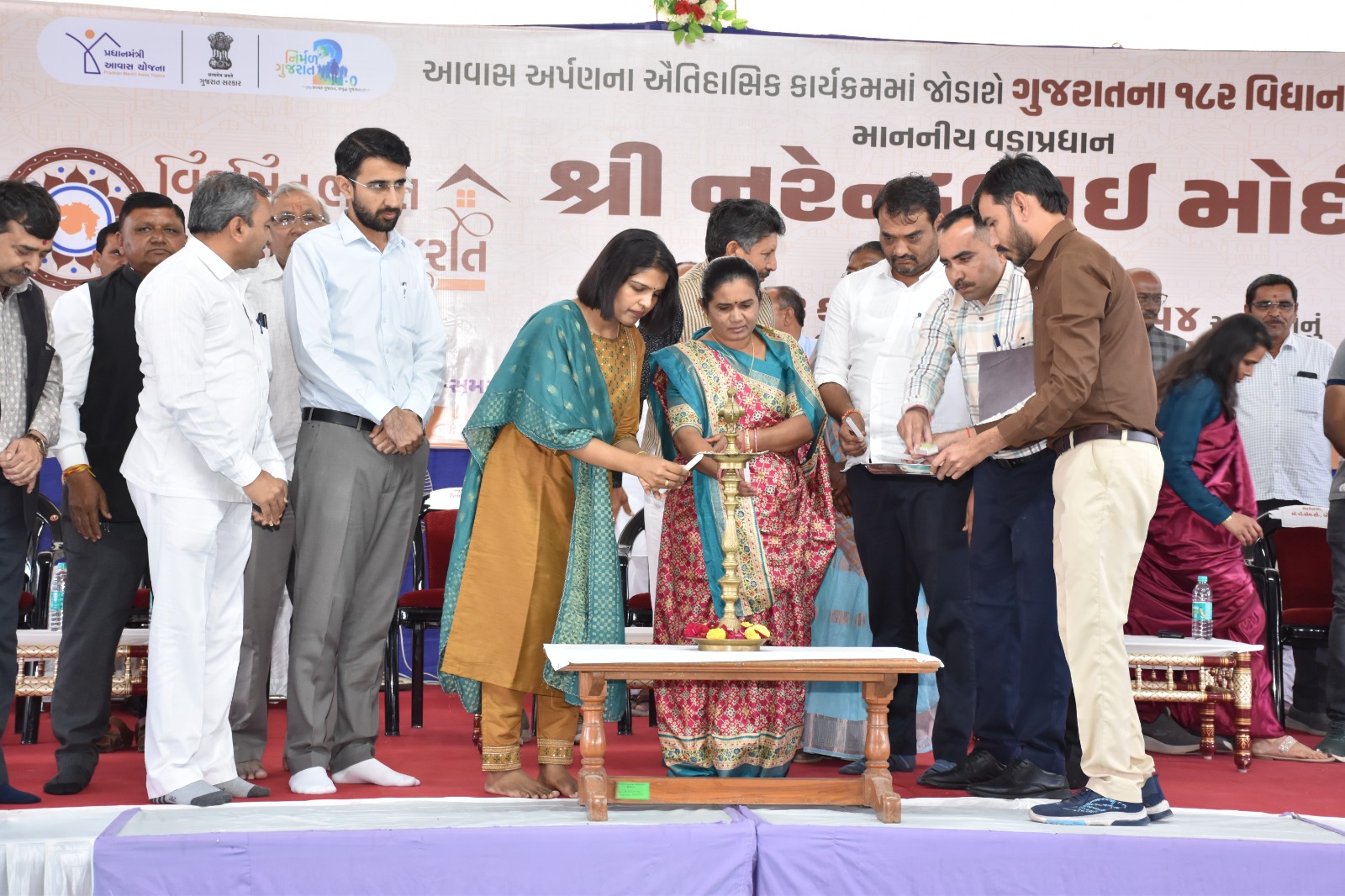 વિકસિત ભારત-વિકસિત ગુજરાત અંતર્ગત ,બોટાદ માર્કેટિંગયાર્ડ ખાતે પ્રધાનમંત્રી આવાસો ના લોકાર્પણનો કાર્યક્રમ યોજાયો