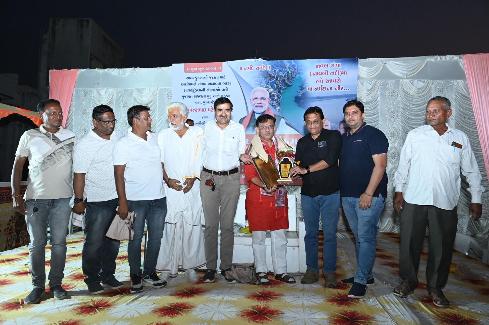 સાવરકુંડલાના વિકાસ માટે થયેલા નિર્ણય માટે મુખ્યમંત્રી ભુપેન્દ્રભાઇ પટેલનો આભાર માનતુ સમગ્ર શહેર