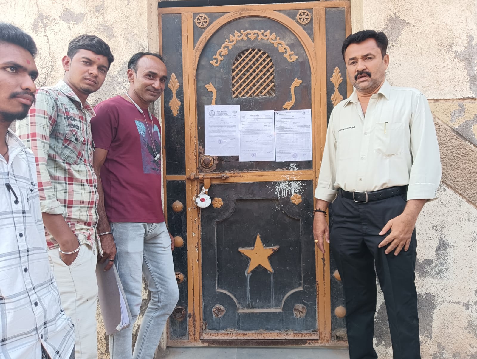 બોટાદ નગરપાલિકાના ટેક્સ વિભાગ દ્વારા વેરા વસુલાત ઝુંબેશ