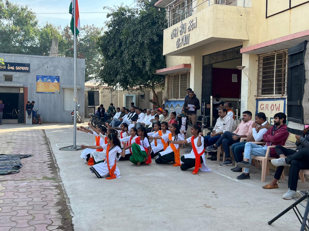 બરવાળા નગરપાલિકા ખાતે ૭૫ માં પ્રજાસત્તાક પર્વની ધામધૂમથી ઉજવણી કરવામાં આવી